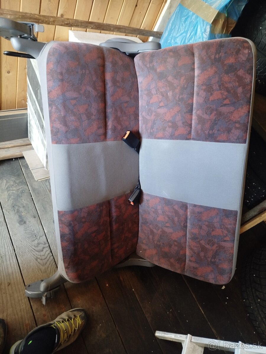 Nissan Terrano Sedačky - 4