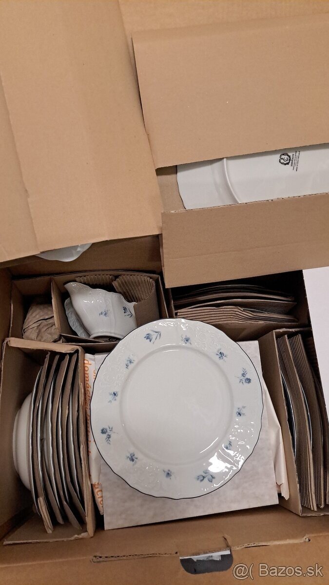 Úplne nová OBED súprava 26 diel. BERNADOTTE IVORY MODRÝ KVET - 4