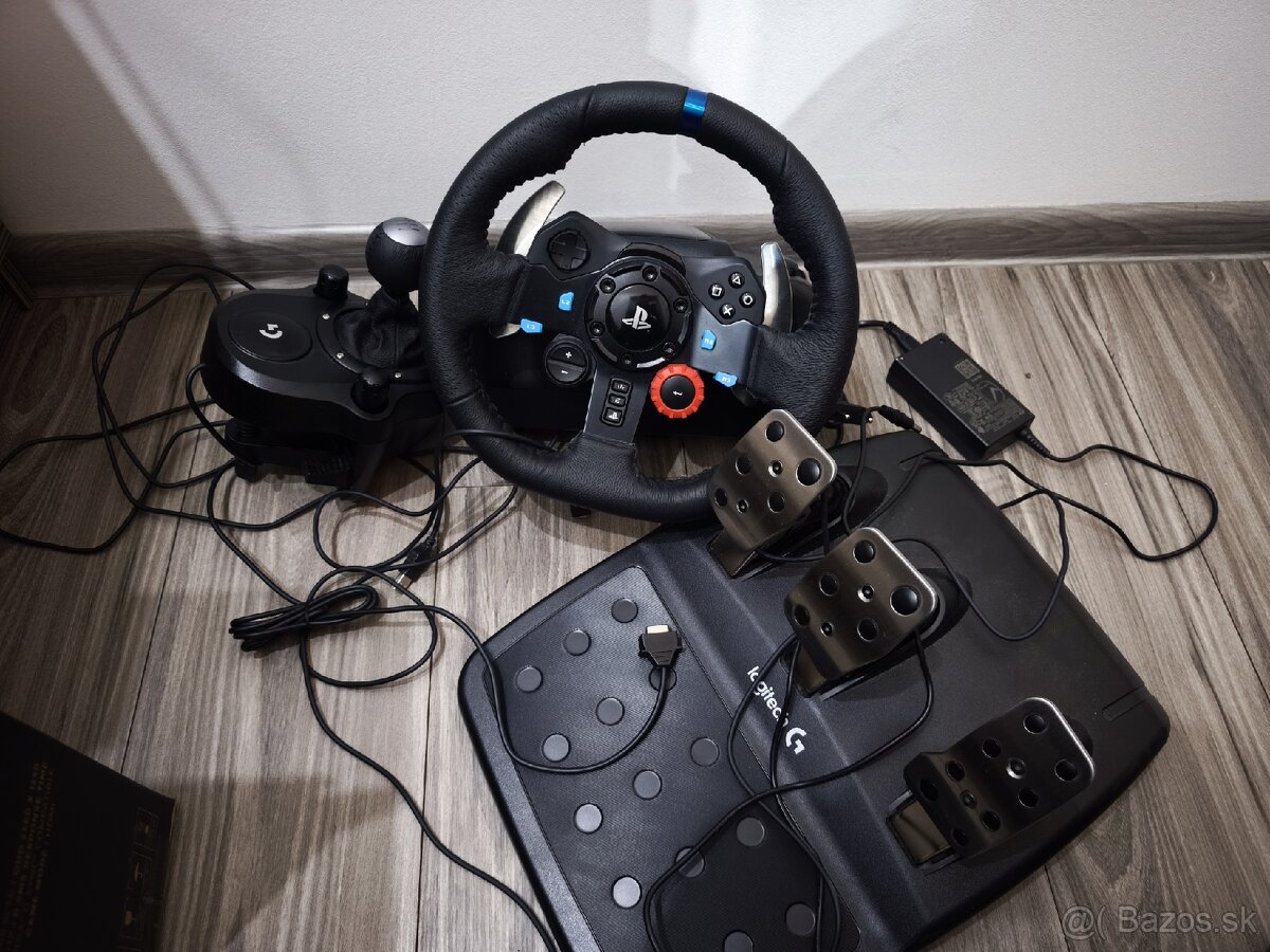 Predám herný volant Logitech g29 aj s riadiacou pákou - 4
