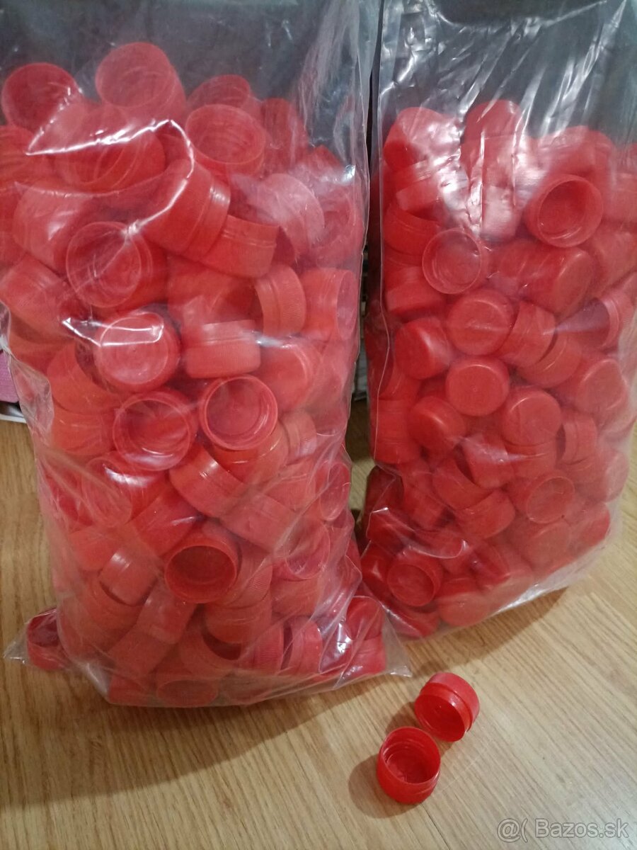 vrchnáky plastové - 4