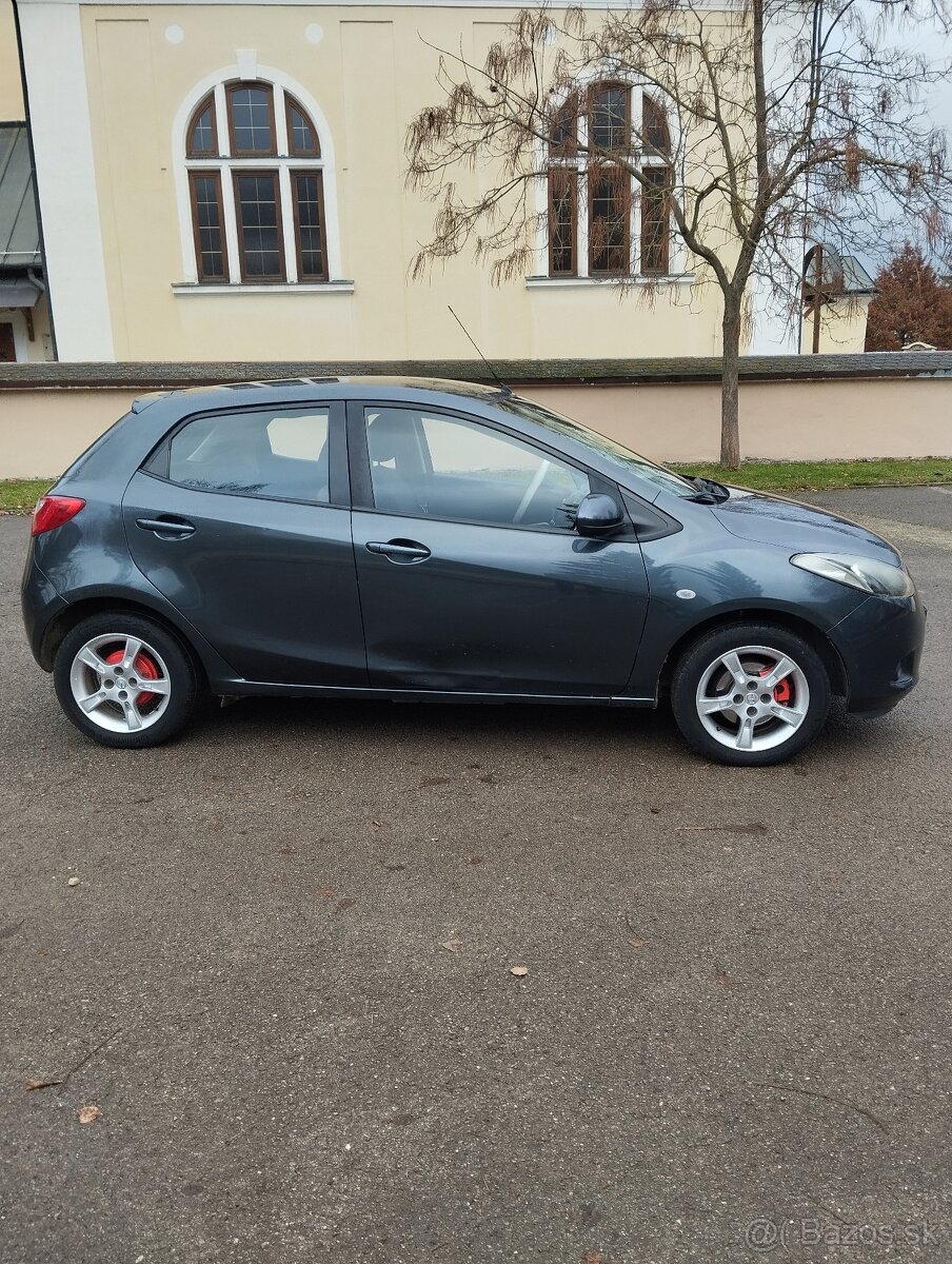 Mazda 2 - 4
