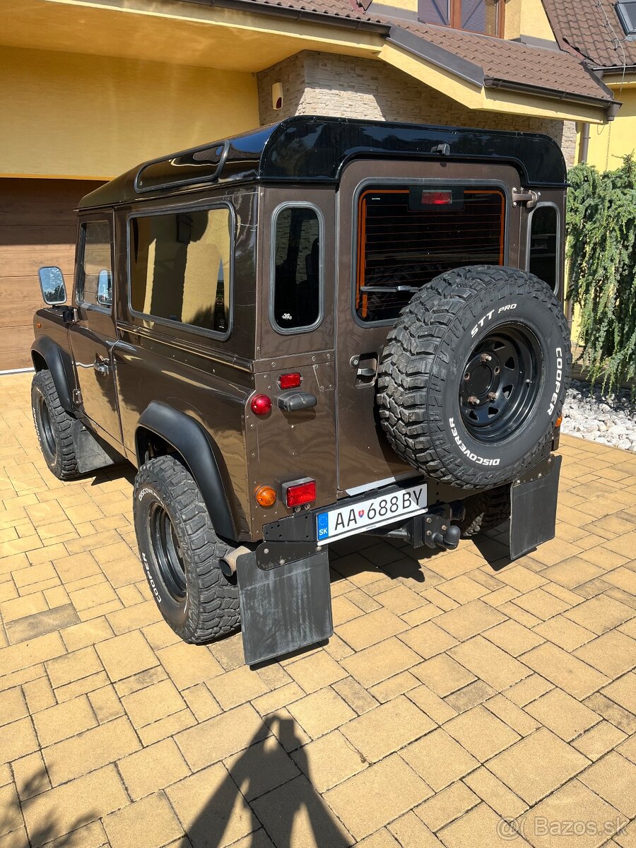 DEFENDER 90