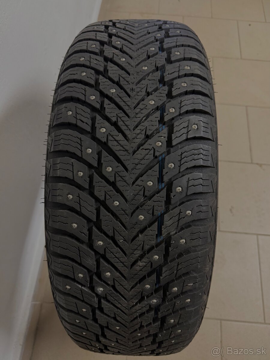 Nokian Hakkapeliitta 10 - 4
