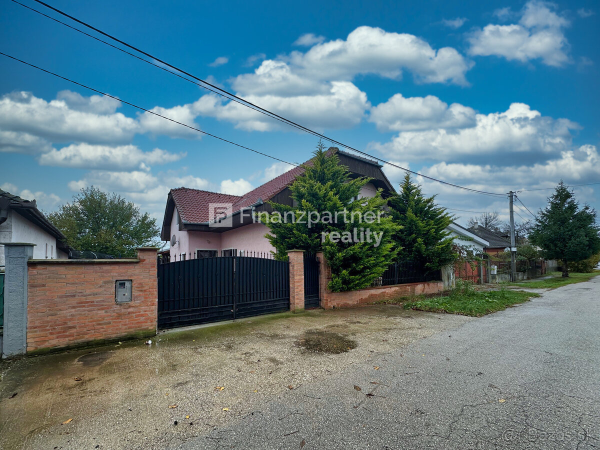 Rodinný dom s pozemkom 995 m², Vlčany, Šaľa - 4