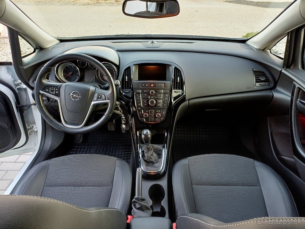 Opel Astra Sports Tourer Cosmo diesel - 4