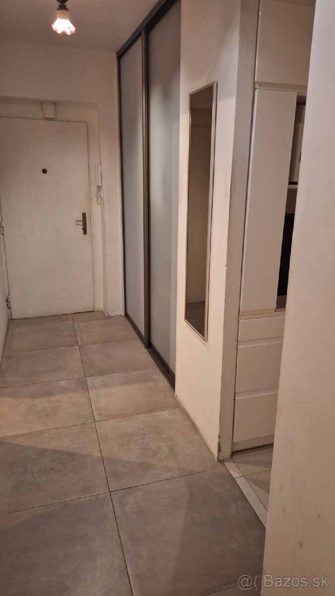 Predám 3 izbový byt - 4
