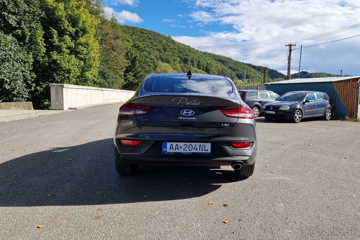 i30 Fastback 1,5 TGDi MHEV 103 kW 7DCT FAMILY - 4