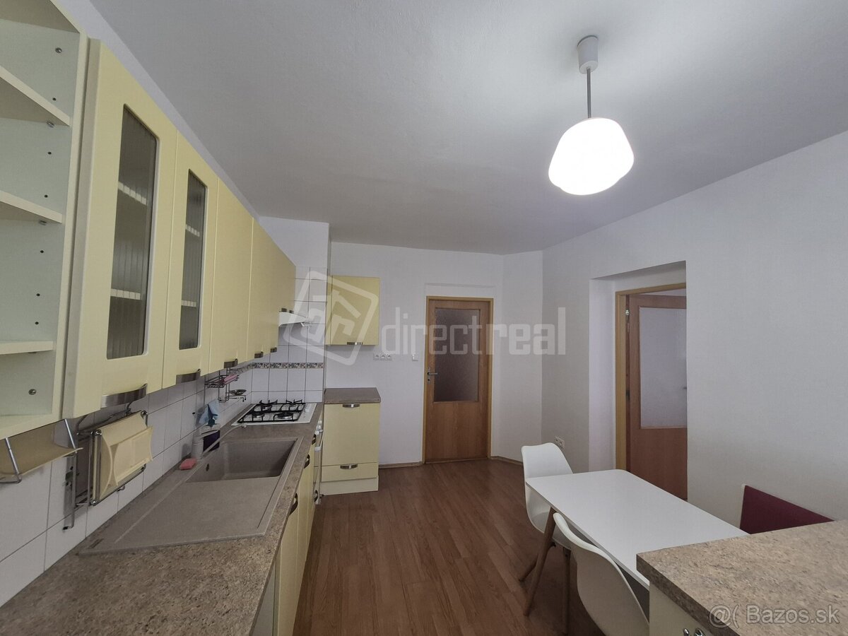 Veľkometrážny 3izbový byt na prenájom - 4