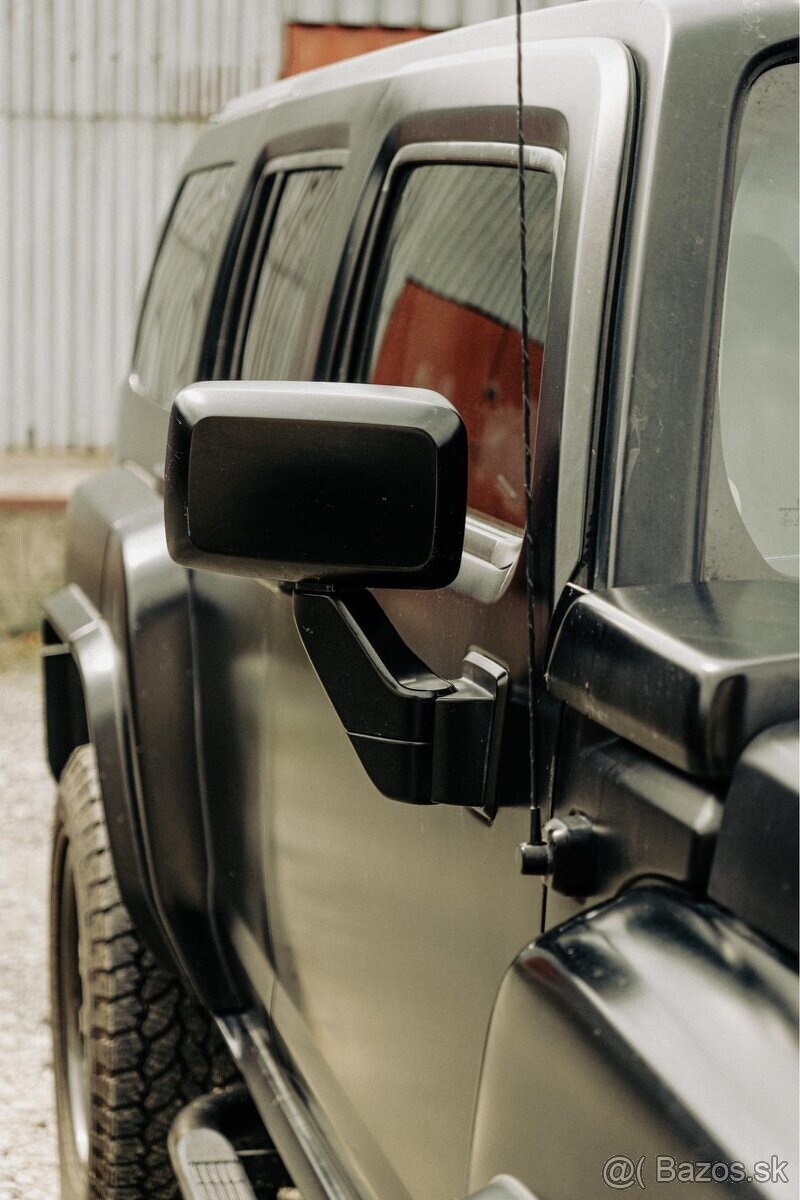 Hummer H3 3.7 BLACK Custom