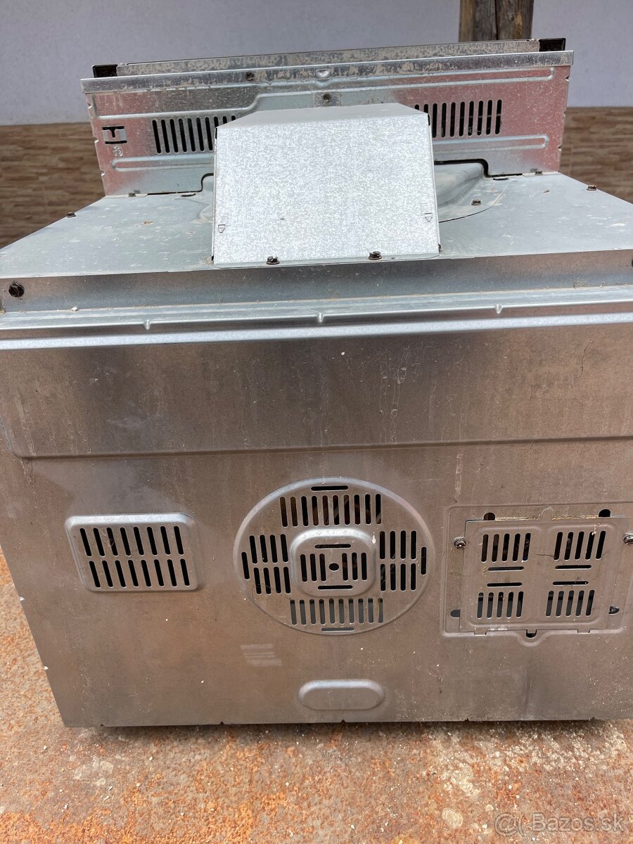 Predám elektrickú rúru Whirlpool - 4