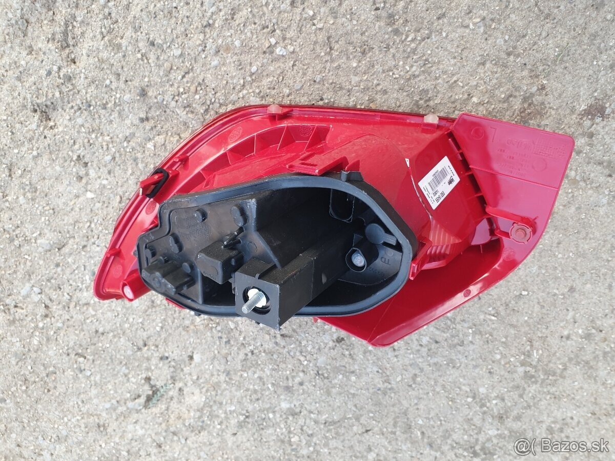 Predam rozne zadne svetla - 4