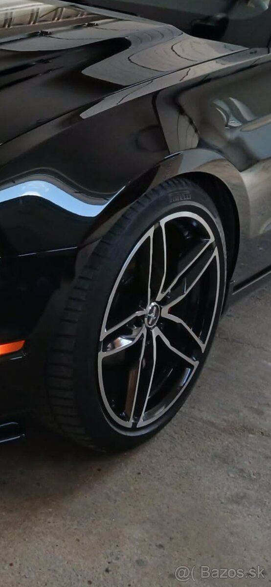 Elektrony naFord mustang - 4