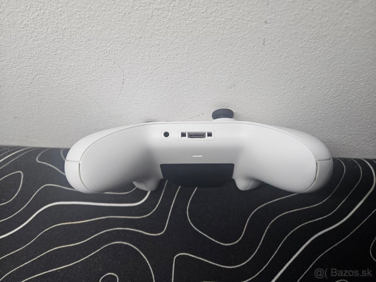 🎮 Predám Xbox bezdrôtový ovládač – biely + akumulátor - 4