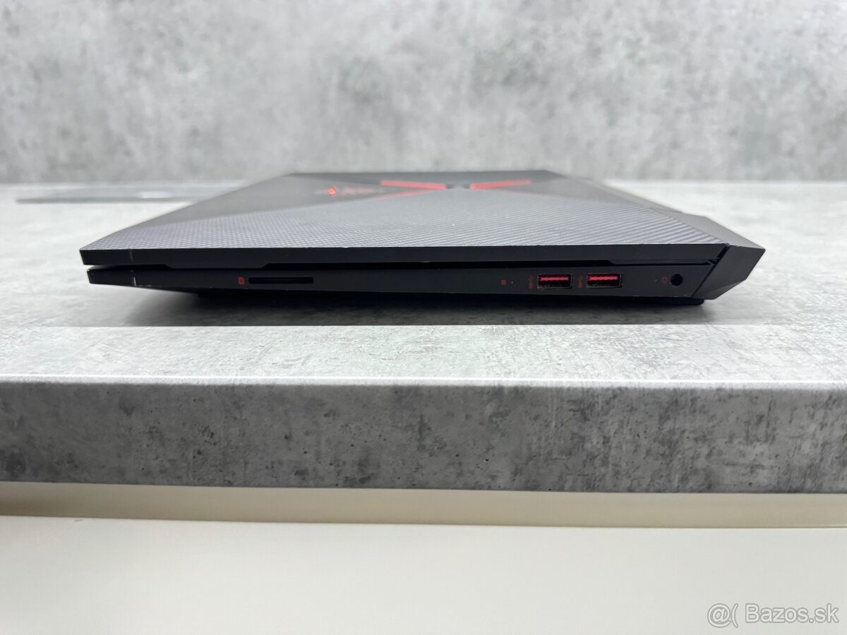 HP omen 17 - 4