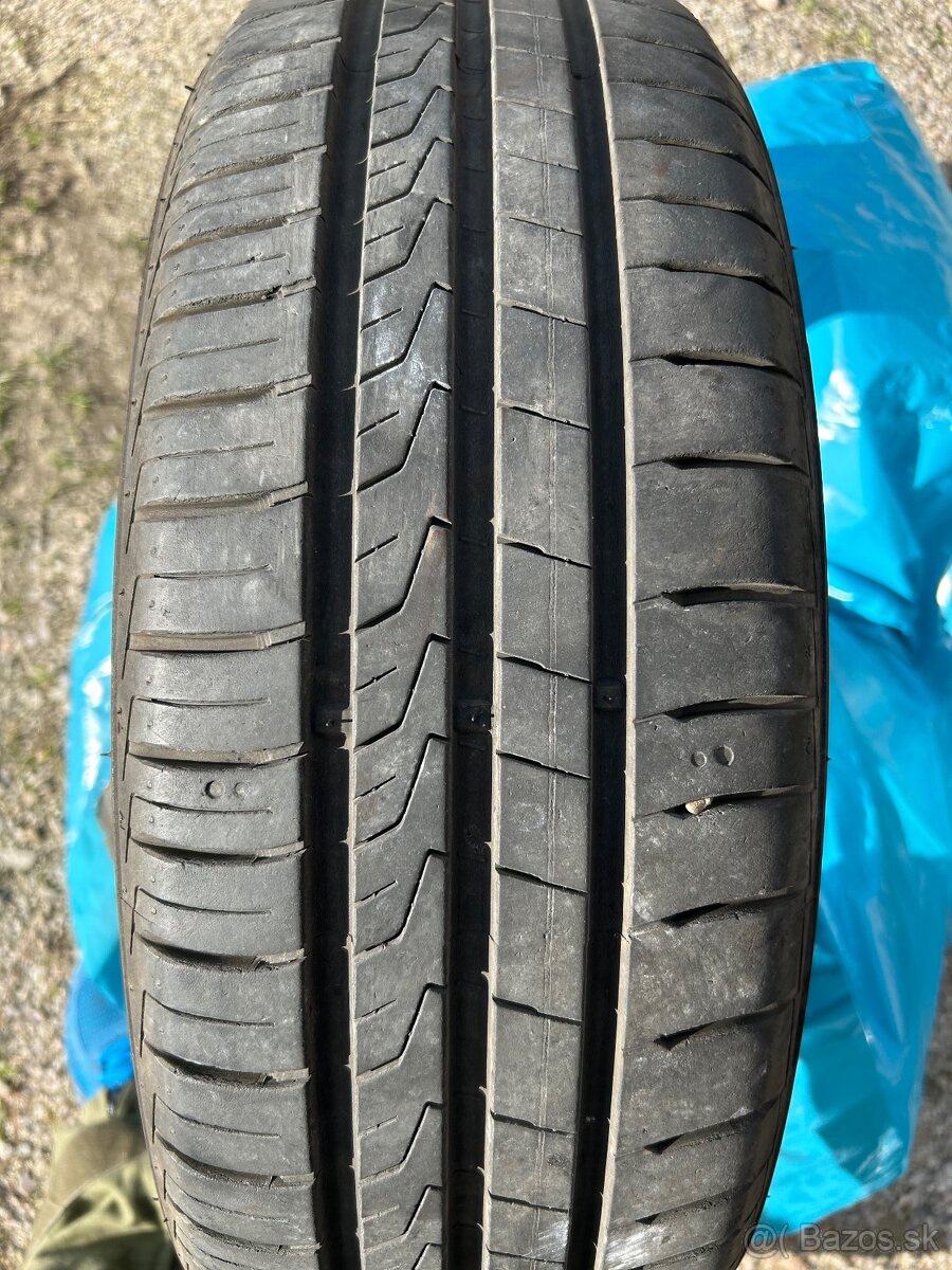 Gumy 185/65 R15 na plecových diskoch - 4