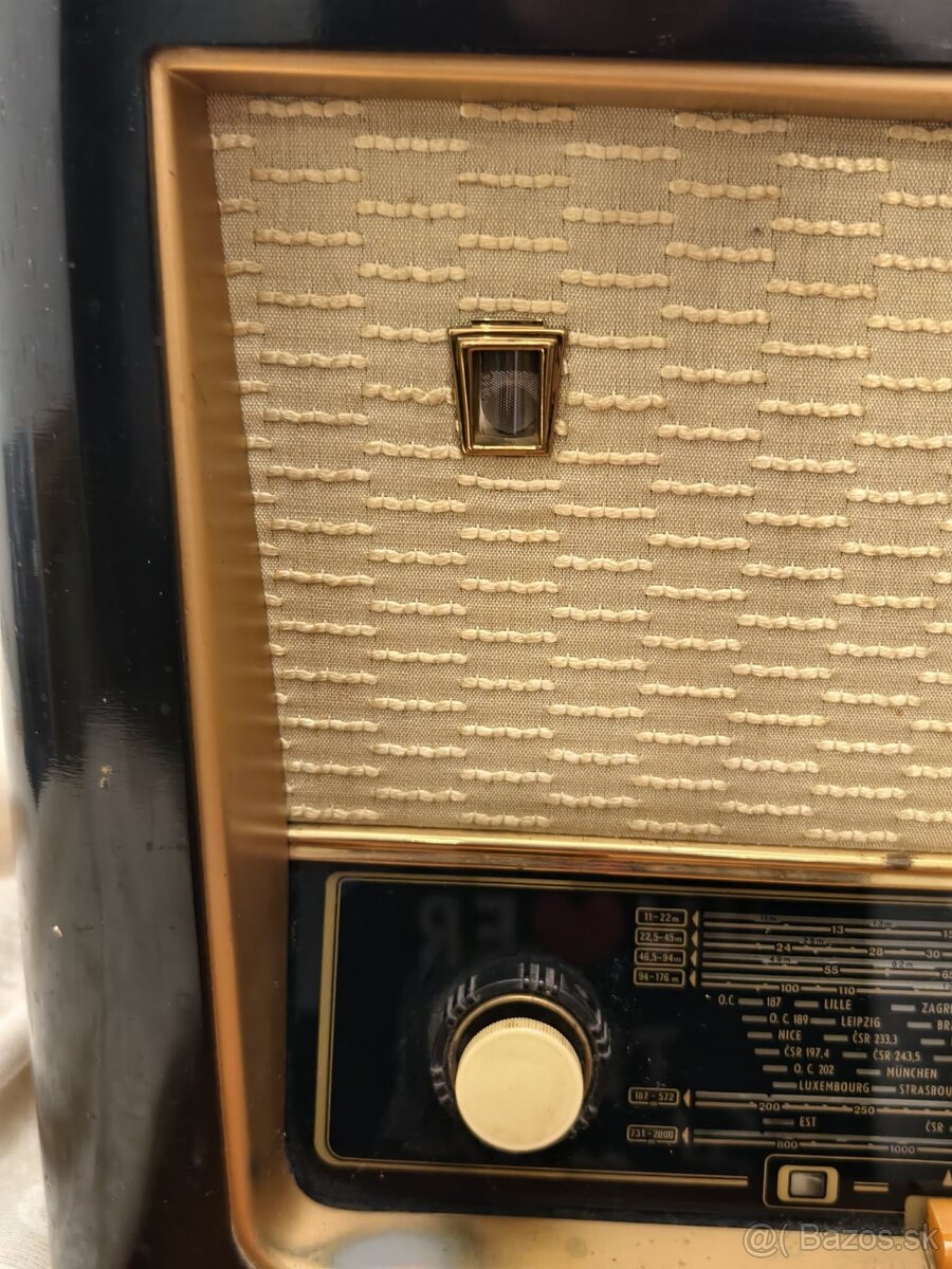 Rádio Tesla a starý stolík - 4