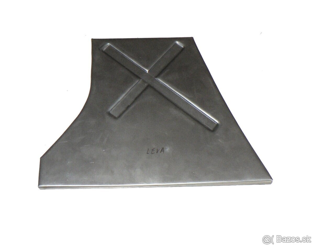 Tatra 613 - podlahy pod autobaterii - 4