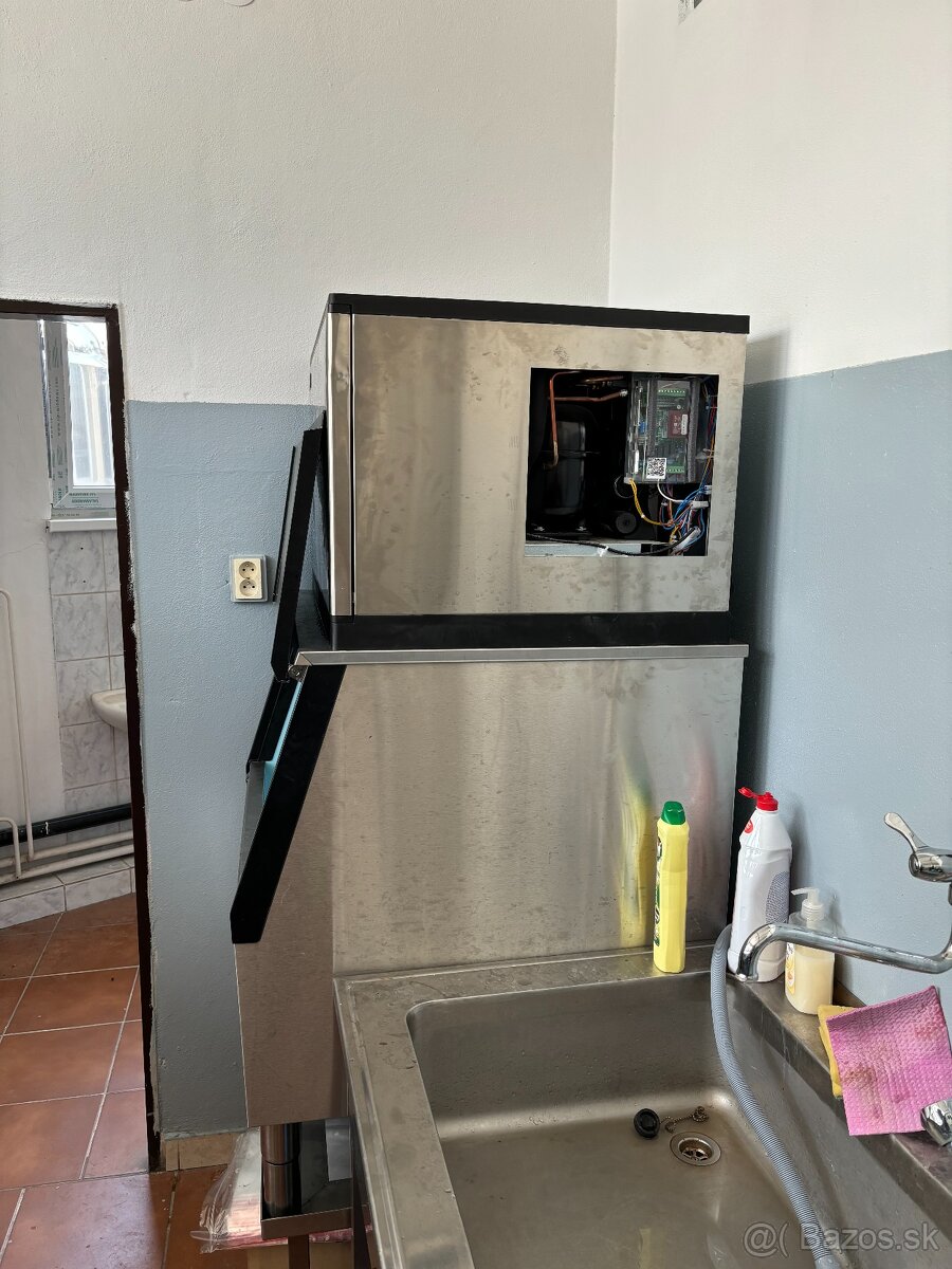 Predám veľkokapacitný výrobník ľadu (220kg/24h) - 4
