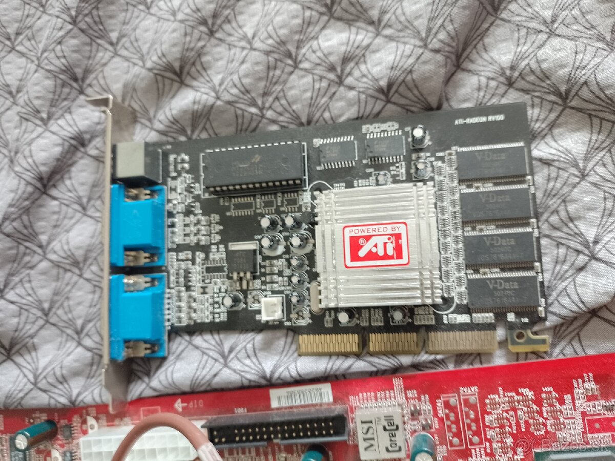 Doska s procesorom a grafikou. - 4