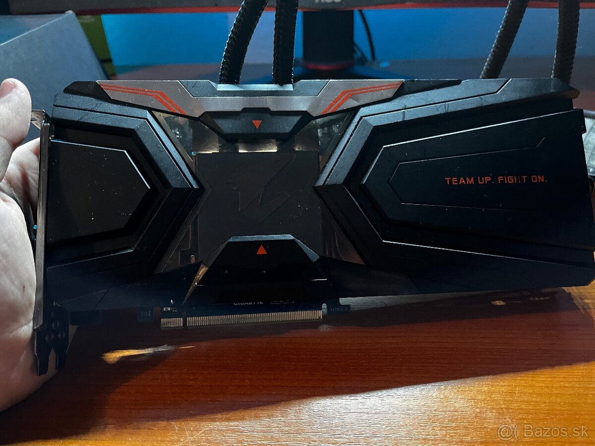 1080Ti Waterforce AORUS - 4