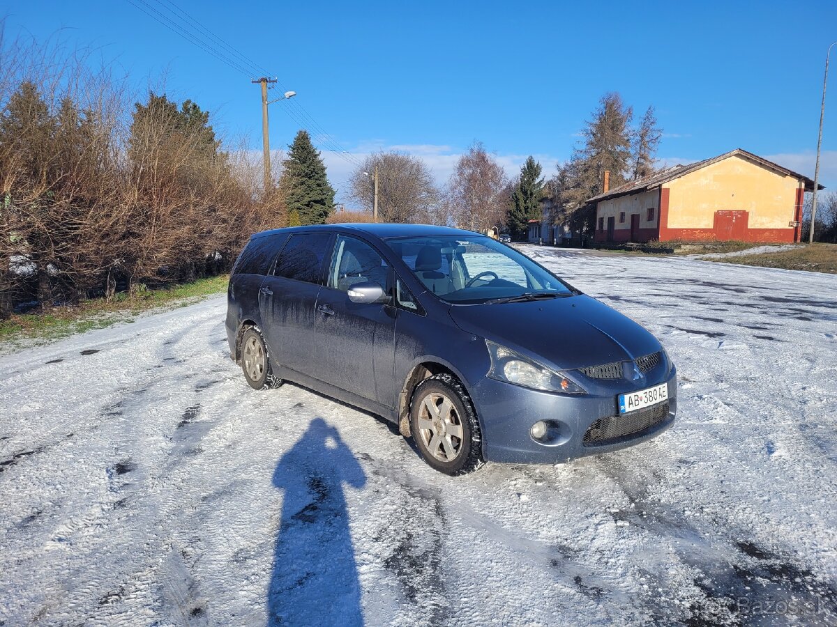Mitsubishi Grandis - 4