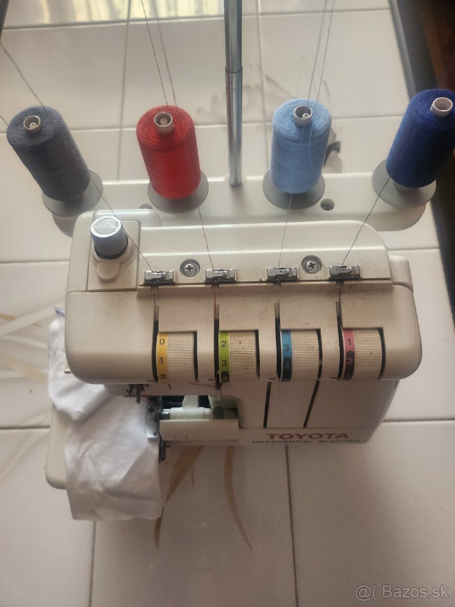 Šijací stroj,Owerloc - 4