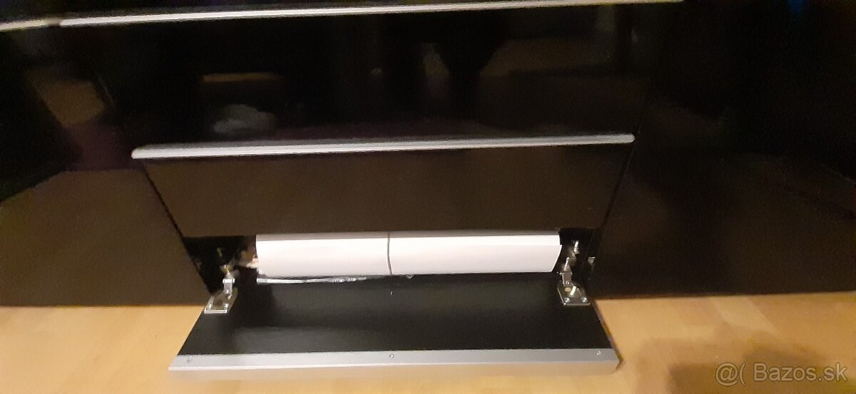 TV stolík IKEA BESTA - 4