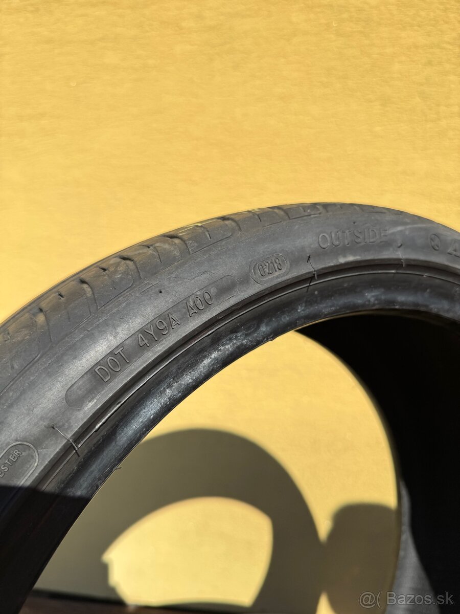 235/35 ZR19 letné - 4