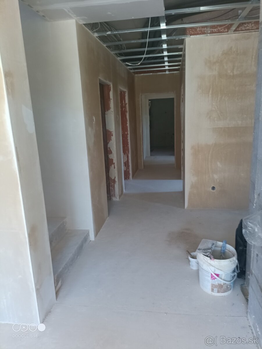 Pomocník na stavbu - 4