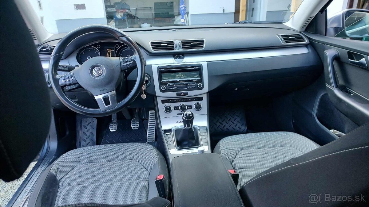 Volkswagen Passat Alltrack - 4