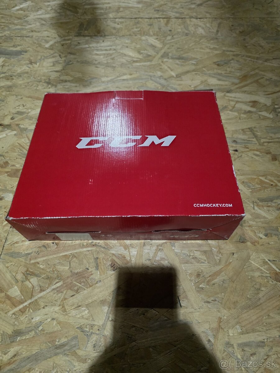 Predám kolieskové korčule CCM - 4