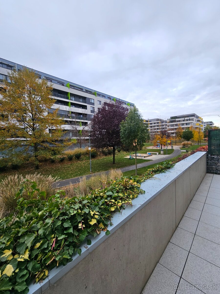 2-izbový byt s veľkou terasou a parkovacím miestom - 4