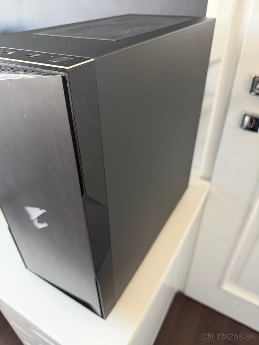 Herný počítač AORUS - 4