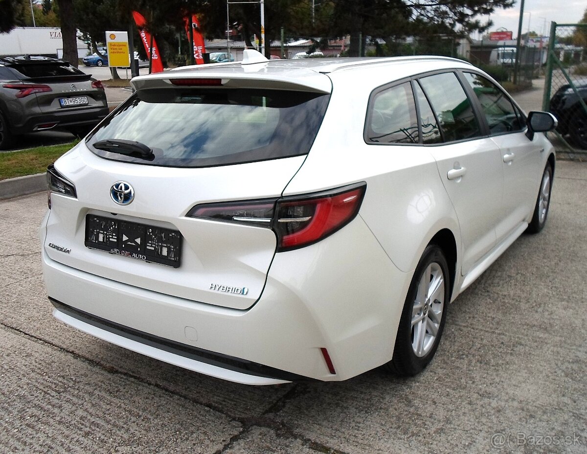 Toyota Corolla Combi 1.8 Hybrid e-CVT automat,kamera,navi,te - 4