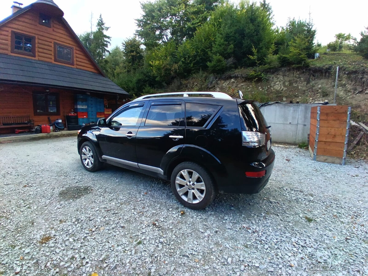 Mitsubishi Outlander 2 - 4