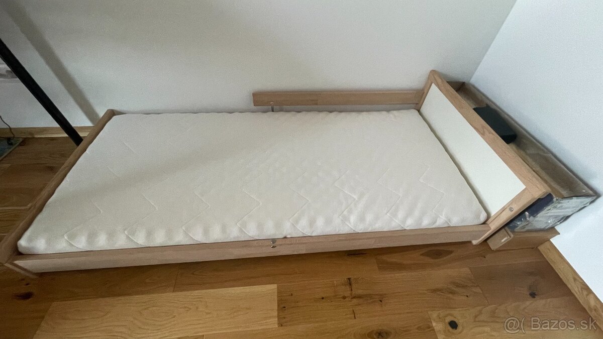 Posteľ s roštom a matracom - 4