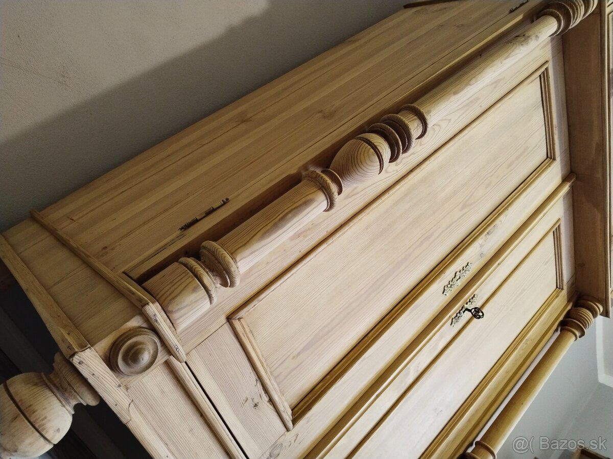 Krásná, stará, skříň, skříňka, vertiko po renovaci - 4