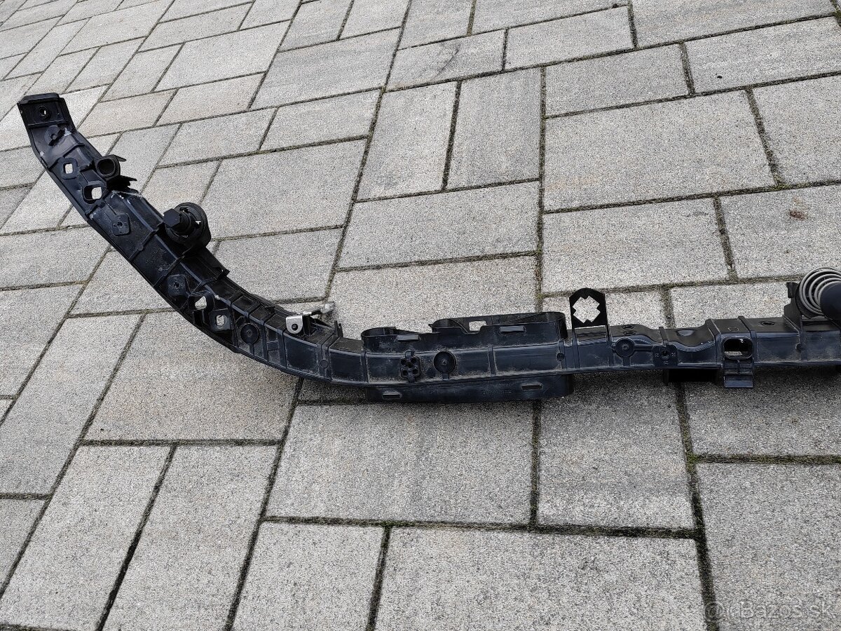 Mercedes vrchný montážny diel chladičov A2476207200 zámok ka - 4