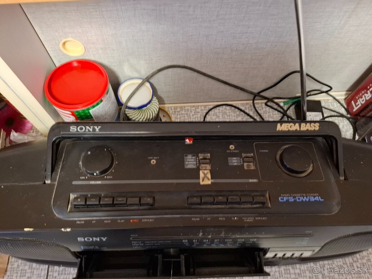 Kazetové radio. - 4