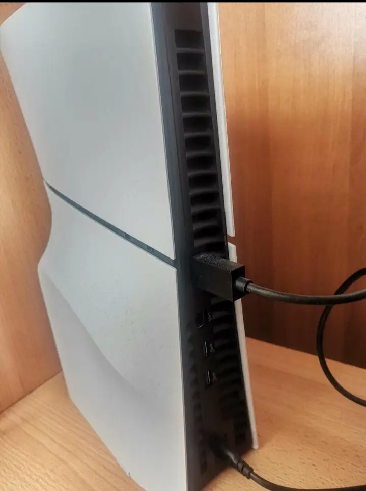 PS5+2 ovládače - 4