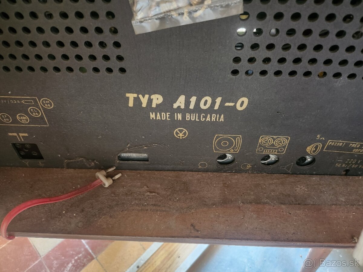 Starožitné rádio s gramofónom - 4