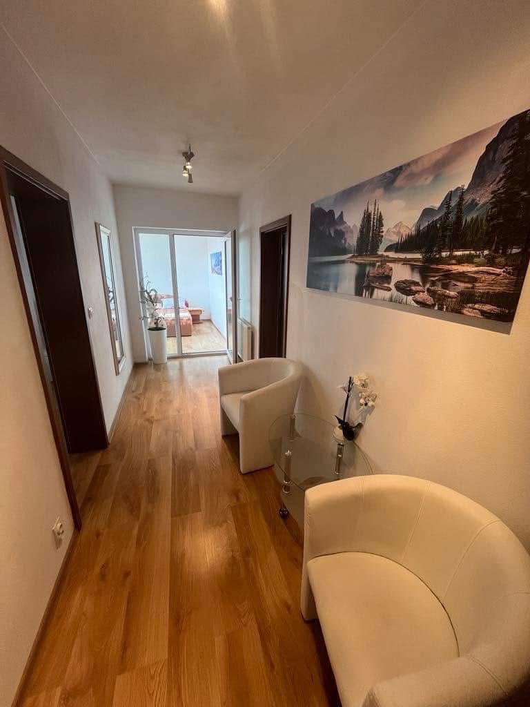 Prenájom 2,5 izb. bytu - 4