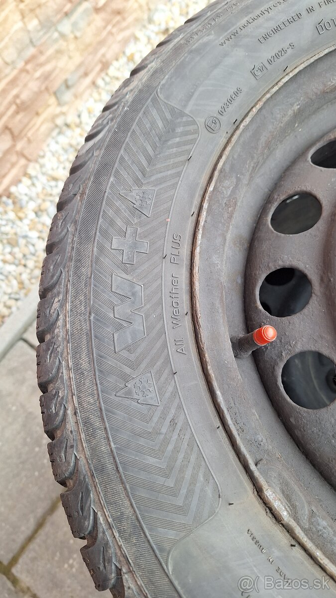 Disky R15 5x114.3 Nokian 195/65 - 4