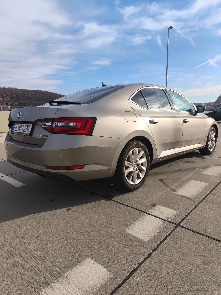 Škoda Superb 2.0 TDI Style DSG - 4