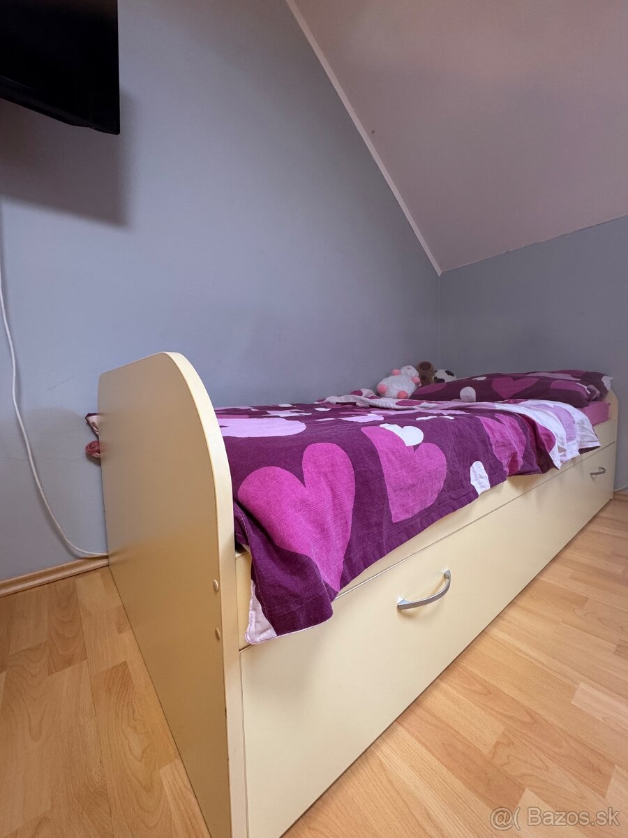 Posteľ - 4
