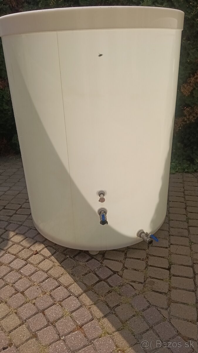 Plastové nádrže na víno a iné tekutiny - 4