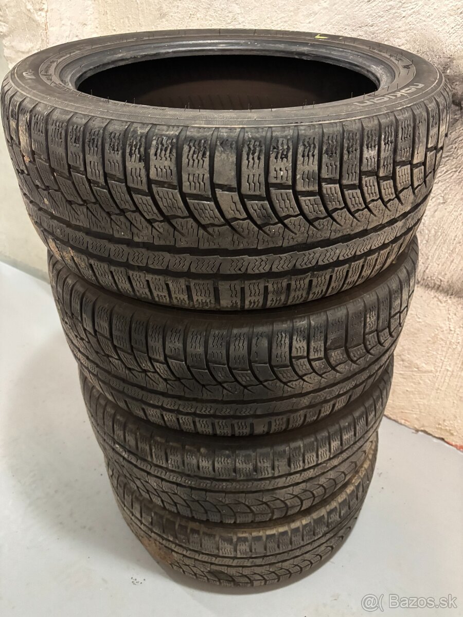 zimné pneumatiky 235/45 R17 - 4