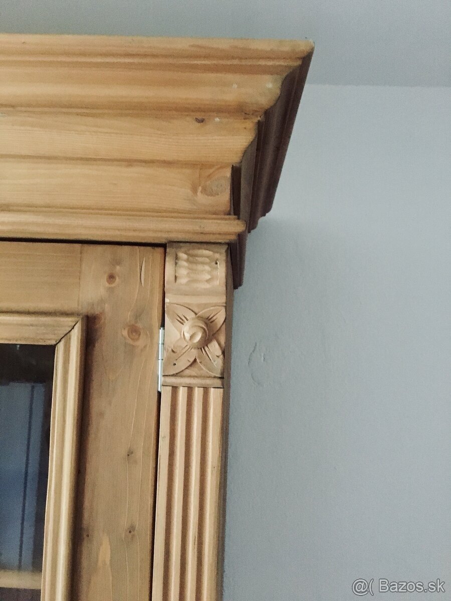 Príborník a vešiaková stena - masív - 4