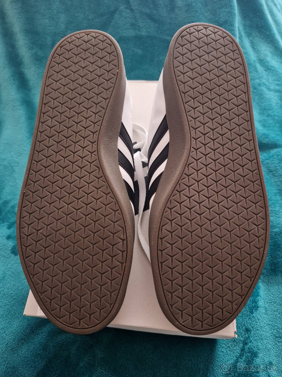 Adidas botasky - NOVE , velkost 8,5 - 4