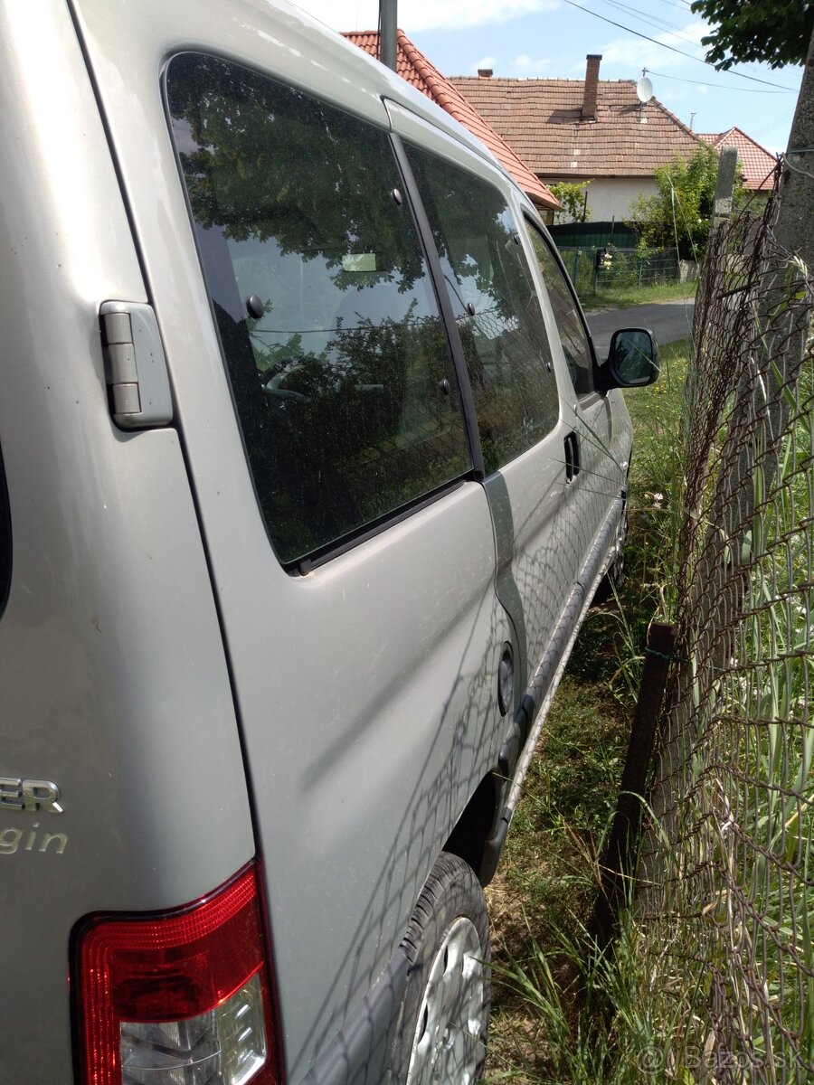Predám Peugeot partner - 4
